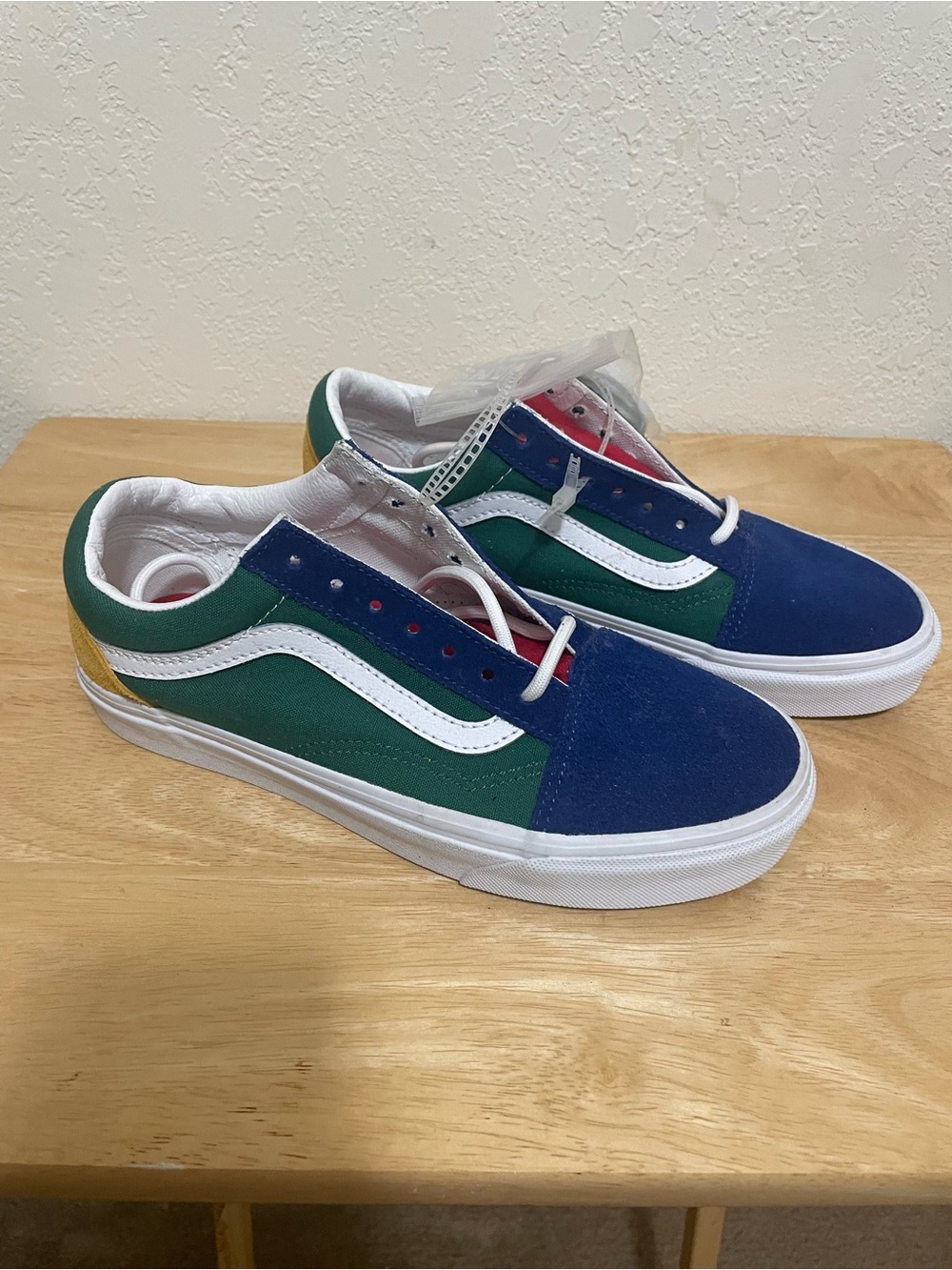 Van’s Multi Color Low-Top Casual Sneakers Size 7.5